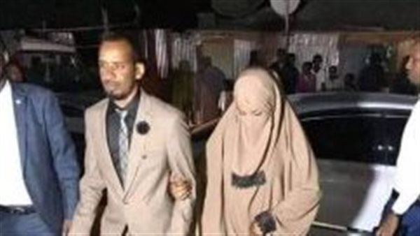 هل يجوز لوالد الزوج تقـبيل زوجة ابنه؟..  رد مفاجئ من الأزهر