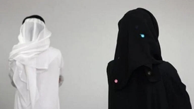 شاهد سعودي يقدم على عمل فاضح وعندما علمت زوجته بفعلته المشينة وقعت الكارثة