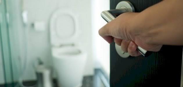 إحذر ولا تتجاهل ..تقطير البول بعد الانتهاء من التبول علامة على الإصابة بمرض خطير!