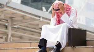 شاب سعودي حاول دخول سيارة فتاة جميلة بالقوة في الشارع وفجاة حضرت الشرطة ما حصل له لا يصدق
