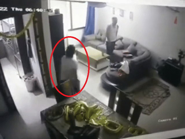 شاهد زوج يضع كاميرات سرية في غرفة نومه لينصدم بالكارثة وينكشف السر .. تفاصيل مثيرة