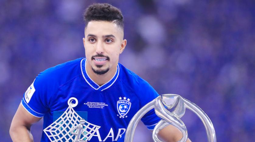 لن تصدق .. كم تبلغ ثروة زوجة اللاعب السعودي سالم الدوسري نجم نادي الهلال ؟..مبلغ لا يتخيله عقل!