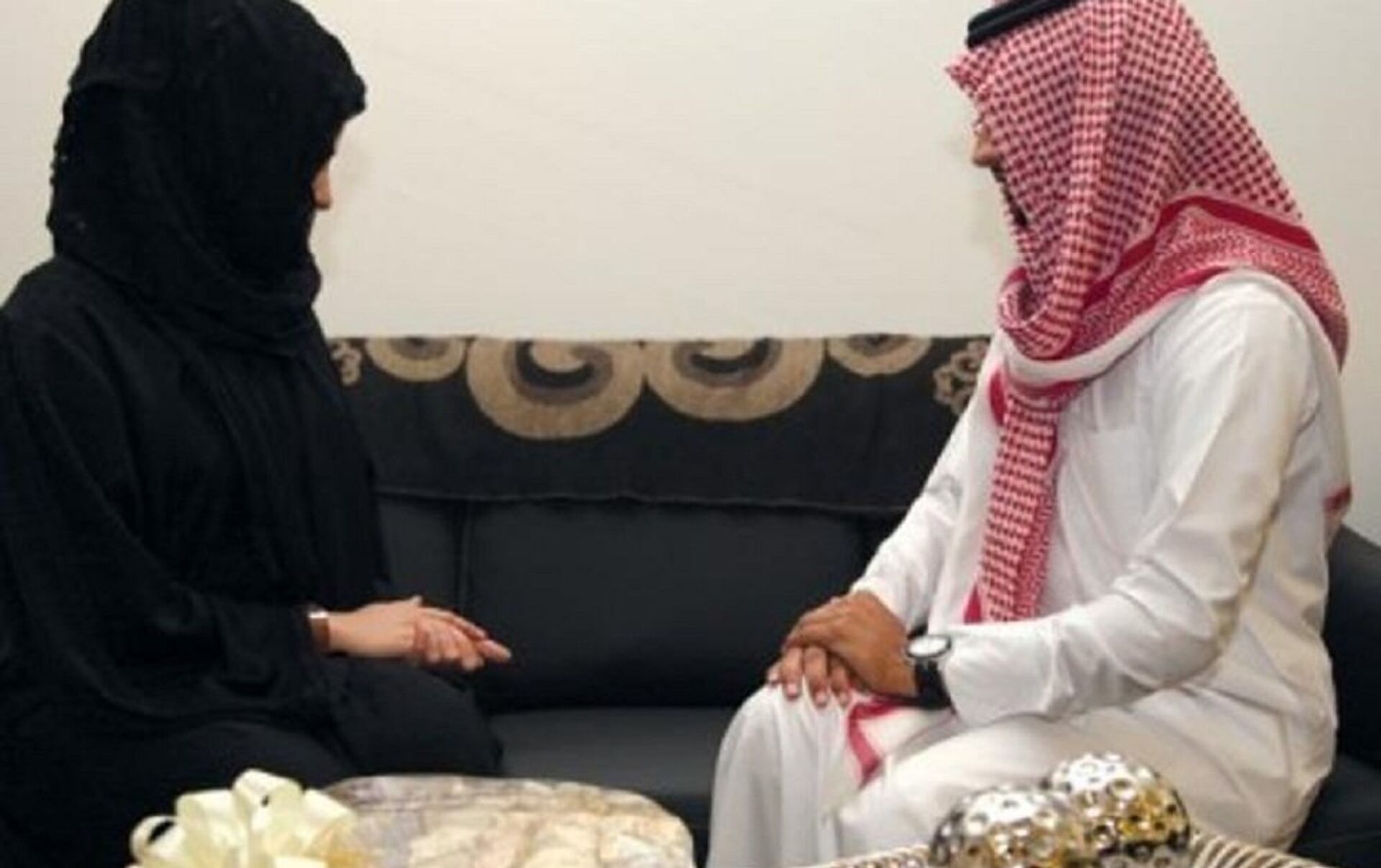 لن تصدق ماحدث؟..زوجة سعودية أرادت ان تفاجئ زوجها وهو نائم فتسببت في كارثة لا تخطر على بال أحد