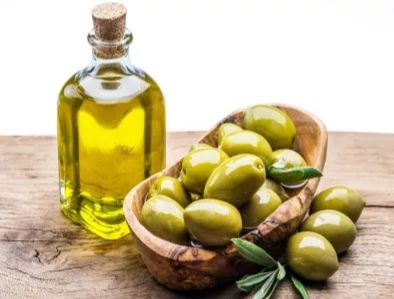 قوة خارقة.. تناولوا زيت الزيتون على الريق بهذه الطريقة لمدة 7 أيام وشاهد المفاجأة التي ستحدث