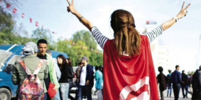 دولة عربية تتيح للمرأة الزواج بأكثر من رجل .. وهذه اول امرأة تعلن زواجها برجلين في وقت واحد 