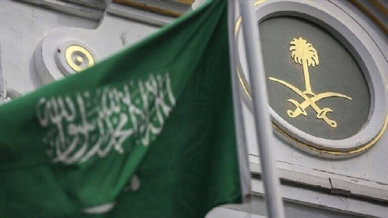 الجوازات السعودية توجه ضربة قوية للمقيمين وتعلن عن غرامة 1000 لكل من يمتلك هوية المقيم ولم يقم بهذا الأمر