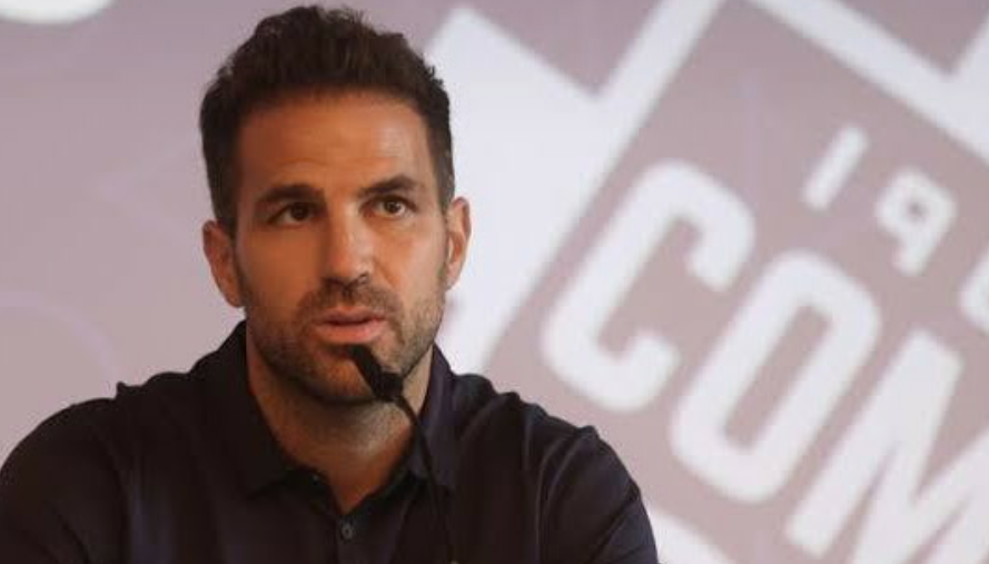 سيسك فابريجاس كمشجع لبرشلونه أتمنى عودة ميسي