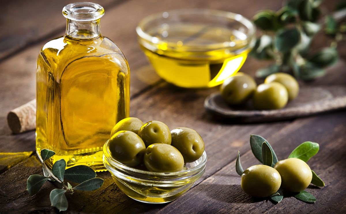 زيت الزيتون على الريق