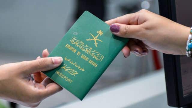 السعودية :الجوازات تصدر قرارات مفاجئة لمن يحملون تأشيرة زيارة عائلية متعددة داخل المملكة