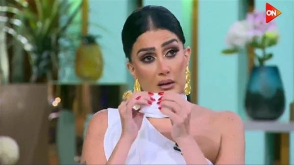 ماهو سبب إنهيار الفنانة المصرية غادة عبدالرازق من البكاء على الهواء ؟