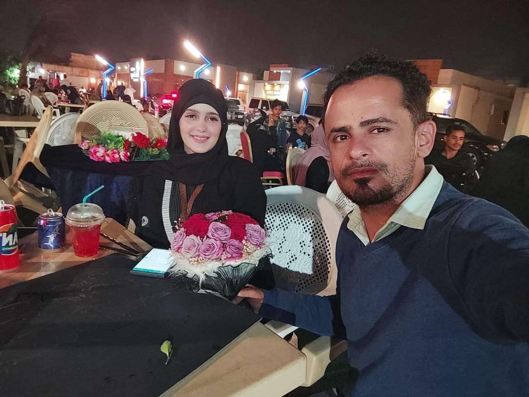 الممثلة الصنعانية شيماء محمد تخرج عن صمتها وتوضح بشان صورتها مع الشعيبي في عدن..شاهد ماقالته
