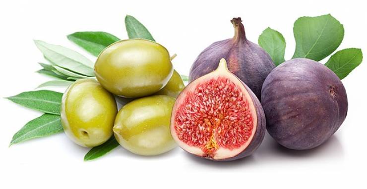 ذكرها القرأن الكريم ..ماذا يحدث لجسم الانسان عند تناول التين والزيتون معاً؟