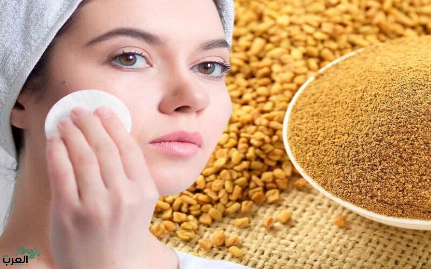 كل ماتبحث عنه النساء.. الخلطة المعجزة  ملعقة الحلبة السحرية في إزالة التجاعيد نهائياً وبلا عودة وشد وتبييض البشرة في آن واحد ( طريقة الاستخدام) 