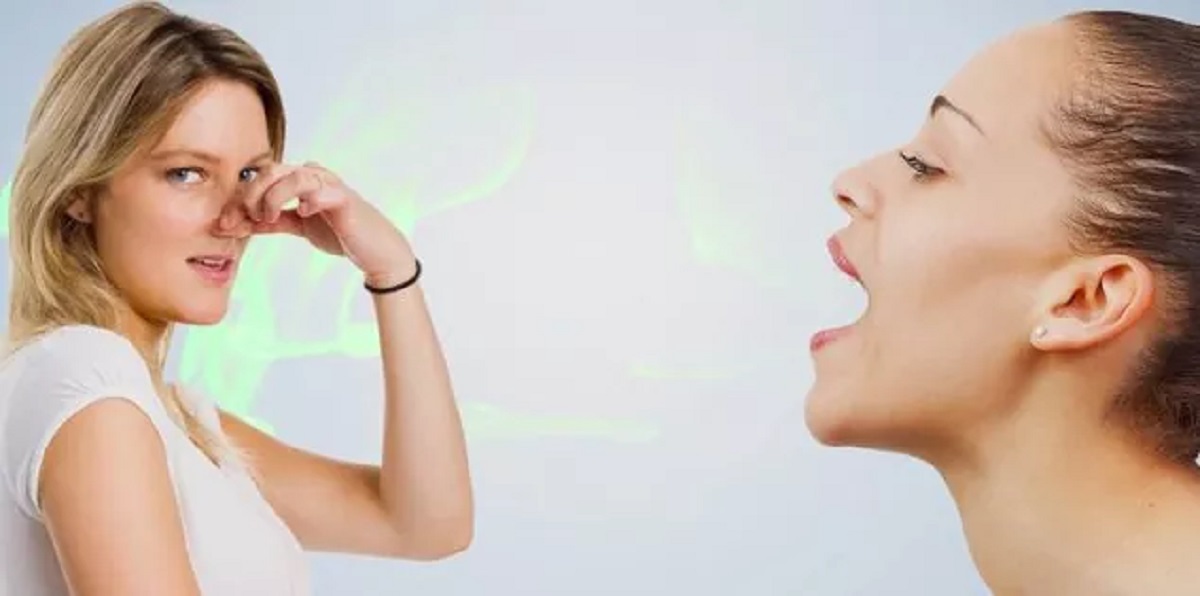 أسباب ريحة الفم الكريهة