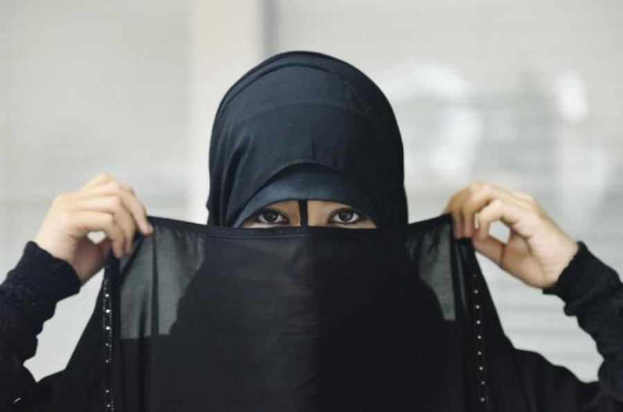 بكل جرأة ..سعودية تكشف السبب الصادم الذي يجعل الرجال يفضلون المطلقات على غيرهن..شاهد
