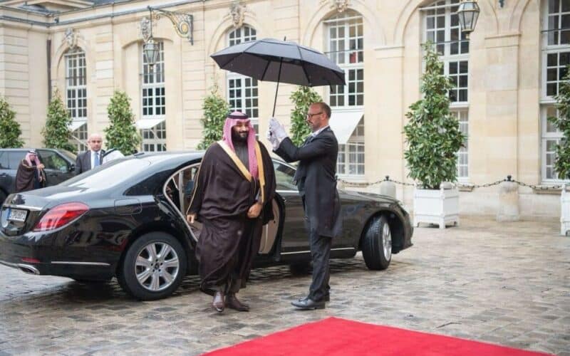 ولي العهد محمد بن سلمان يكشف عن نوع السيارة المفضلة  لديه .. شاهد ماهي؟ 