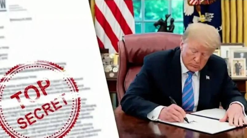 ترامب يتفاجأ بفتح تحقيق جنائي ضده بسبب الوثائق السرية .. وهكذا وجه تعليق ناري على اتهامه