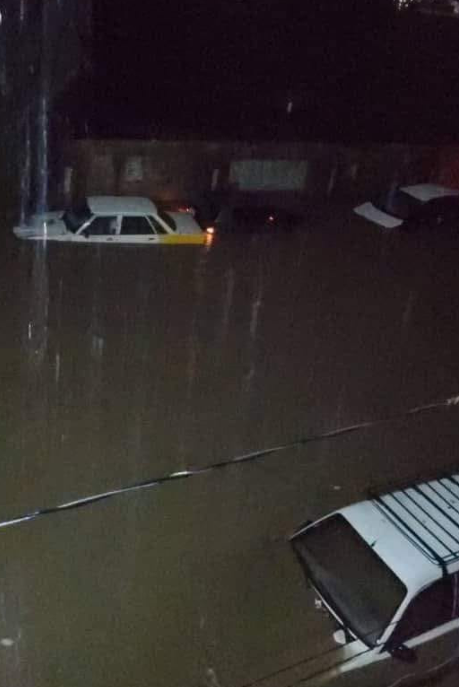 ما السبب وراء انهيار سور جامعة صنعاء ونزوح أهالي منطقة شملان