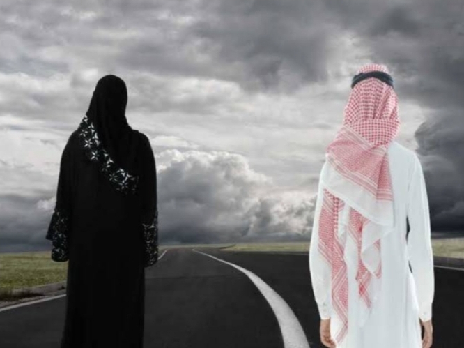 سيدة سعودية تحتفل بطلاقها على مواقع التواصل الاجتماعي لتصف طليقها بعديم الرجولة.. وعندما رأى طليقها فاجئها بردة فعل صادمة!
