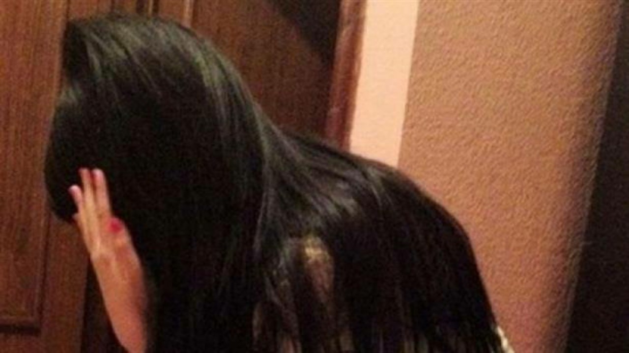 فتاة حسناء ذهبت إلى ساحر ليساعدها على الزواج.. وعندما دخلت إليه كانت النتيجة الصادمة التي دمرت حياتها !