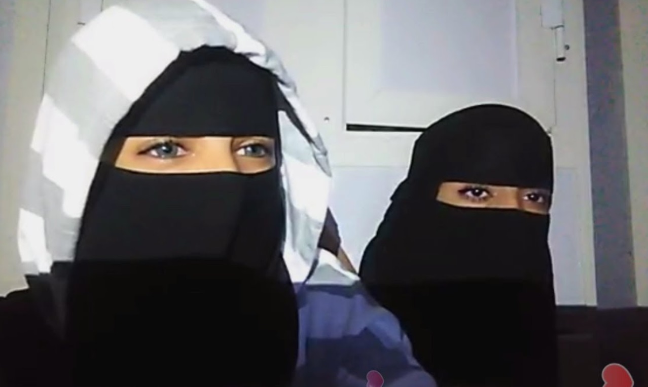 في واقعة هزت السعودية .. فتاة تحمل جنيناً مـن معلمتها بطريقة صادمة للجميع والغريب كيف حدث ذلك الحمل ؟