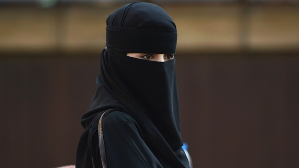 اعتراف جريء وبدون خجل لسيدة سعودية بالسبب الذي يجعلها دائماً ترفض النوم مع زوجها !
