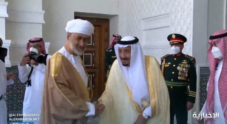 عاجل : الملك سلمان يستقبل السلطان هيثم بن طارق في نيوم