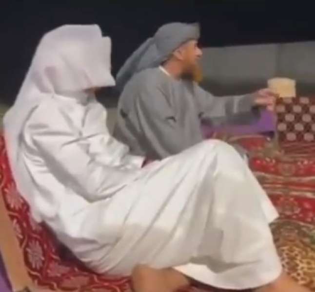 مواطن سعودي يحكي عن تجربته لأول مرة عند تناوله القات لن تصدق ماذا فعل (فيديو)