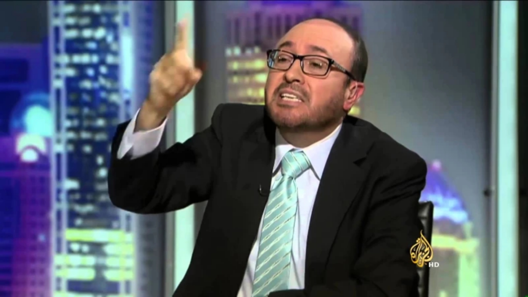 شاهد الإعلامي الاشهر بإثارة الجدل فيصل القاسم يكشف مفاجأة نارية مفحمة عن صدام حسين أبكت واوجعت قلوب كُل العراقيين
