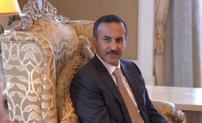 مغرد سعودي شهير يبشر هذه الشخصية بعودته لقيادة اليمن ويظهر صورة له مع محمد بن زايد .. تفاصيل
