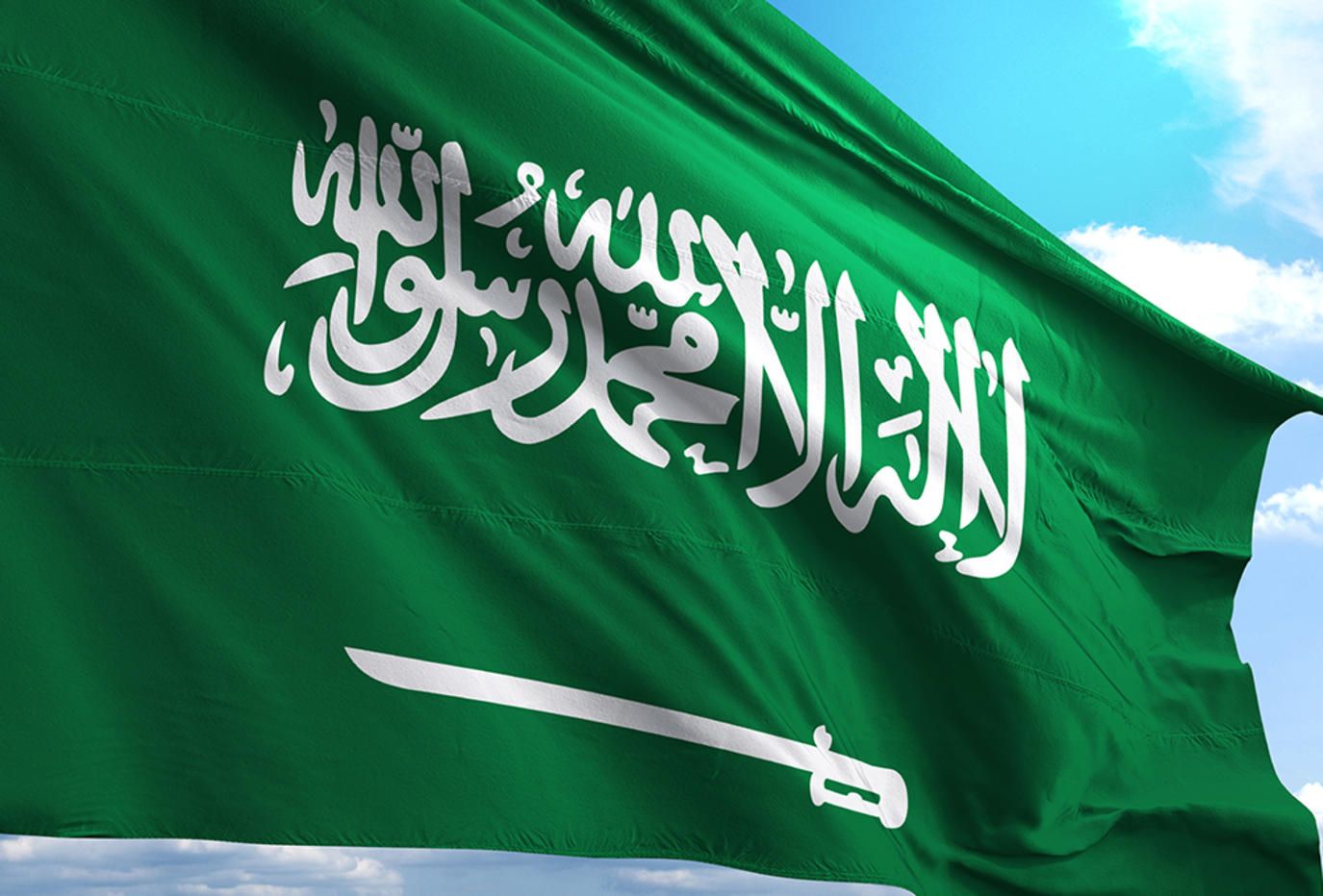 ولو بدون قصد ..السعودية تحذر من غرامة 10 آلاف ريال وإبعاد نهائي لأي وافد يتحدث بهذه الامور 