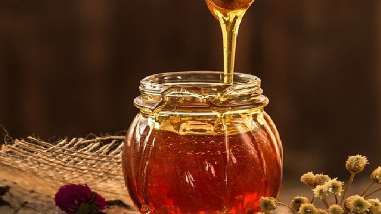 نوع من العسل ينهي ضعف الرجال فوراً وينقي الجسم من السموم ويحمي القلب من النوبات وانسداد الشرايين .. تعرف عليه