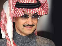 امرأة تفاجئ الاميرالسعودي الوليد بن طلال بطلبها شقة منه وأمام أحفاده، والمفاجأة في ردة فعلة