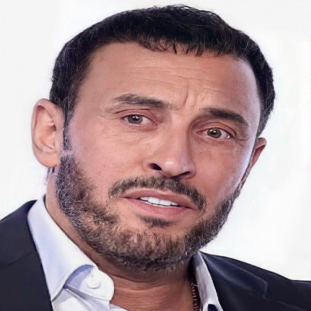 أنباء صادمة ادمت قلوب جمهورالفنان كاظم الساهرعن بتر ساقه وتركيب رجل صناعية بعد إصابة قوية في القدم 