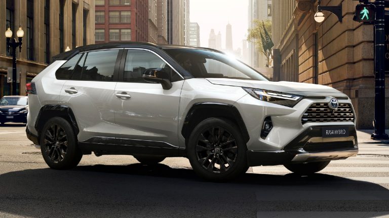معشوقة الملايين ..سياراة تويوتا راف فور RAV4 2023‏ متعددة الاستخدامات بتقنيات حديثة هي الأولى من نوعها .. تعرف على مواصفاتها وسعرها الخيالي