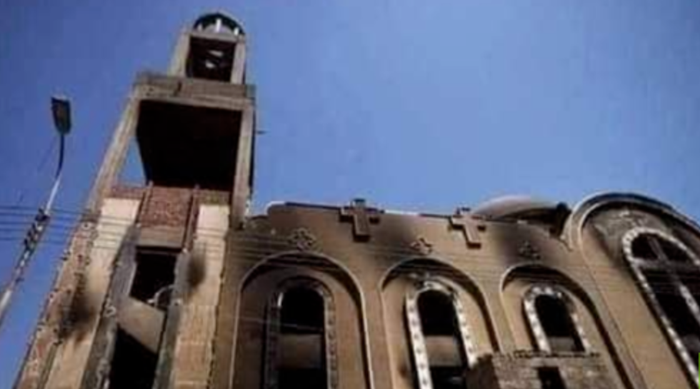 السيسي يعزي البابا في ضحايا كنسية أبو سيفين ويوجه بإعادة إعمار الكنيسة المحترقة