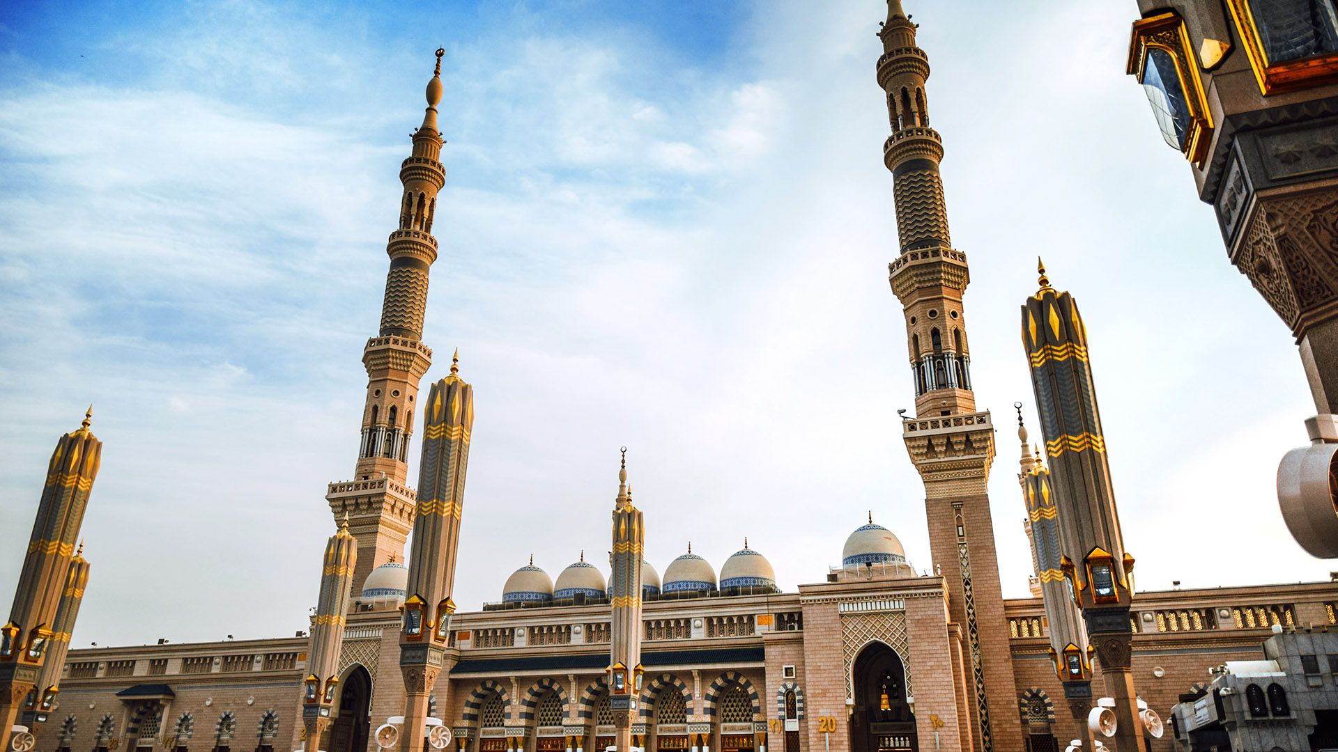 السعودية تعلن تطبيق هذه القرار المفاجئ لأول مرة في المملكة على جميع المساجد ..تفاصيل مفاجئة