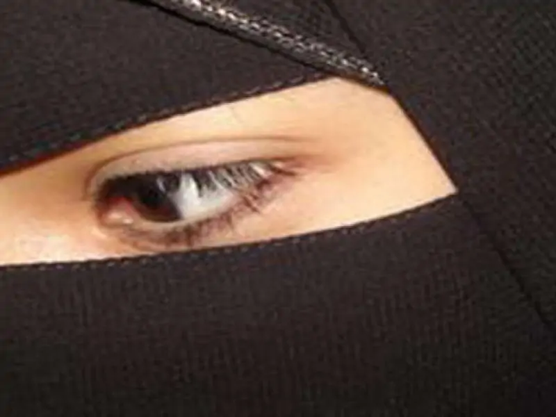 سيده سعودية تنسى رضيعها بالمطار وتستقل الطائرة..لن تصدق كيف تصرف الطيار!.