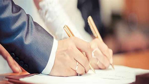 سعودي كتب كل ما يملك بأسم زوجته ومافعلته به صعق العالم ..تفاصيل صادمة