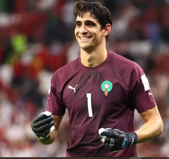 حارس مرمى المنتخب المغربي ياسين بونو يعلق بعد الخسارة  أمام فرنسا .. ما تحدث به اذهل  العرب!