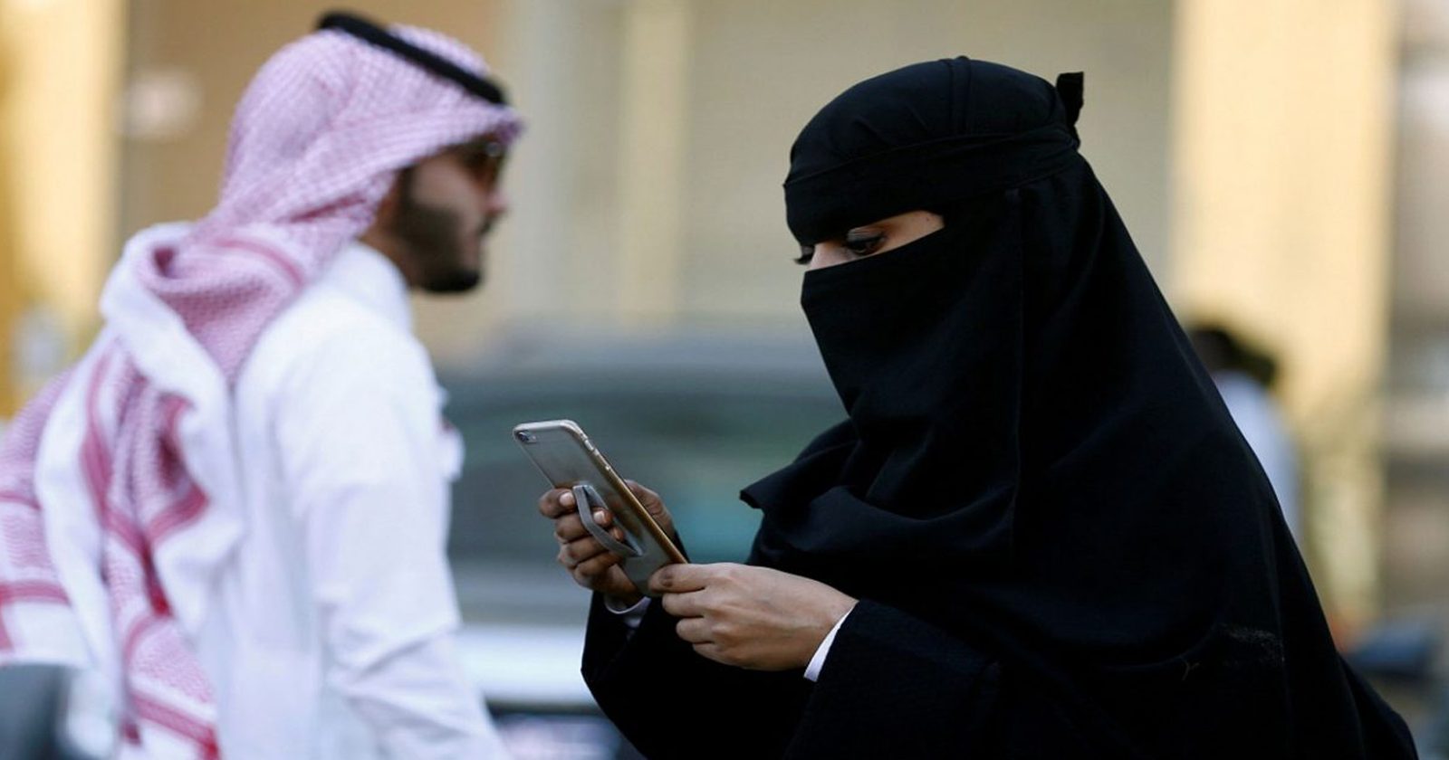 لن تتوقعها ..3 أسباب تجعل المرأة السعودية تعشق الرجل المصري وتفضل الزواج منه .. لن تصدق ماهي ؟