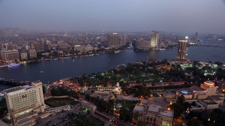 انتحار فتاة مصرية لعدم تمكنها من حل مسألة في  الامتحان 