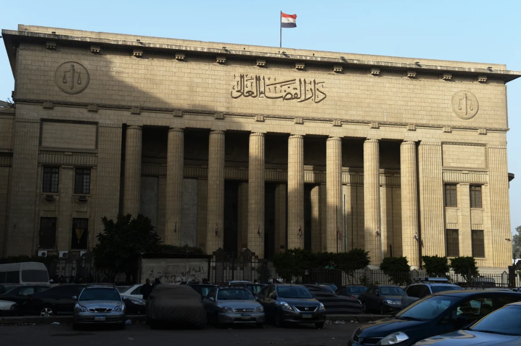 مصر..قاضٍ كبير يقتل زوجته بمساعدة صديقه و إخفاء جثمانها في مزرعة نائية 