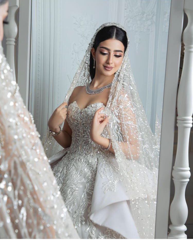 الفنانة العراقية هيا حازم 