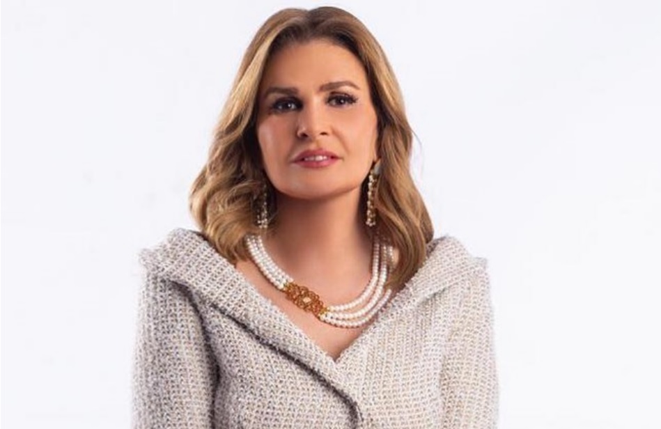 الفنانة يسرا