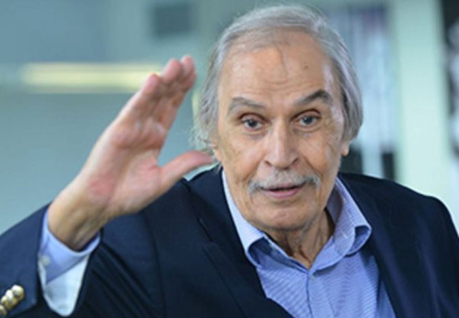 عزت العلايلي