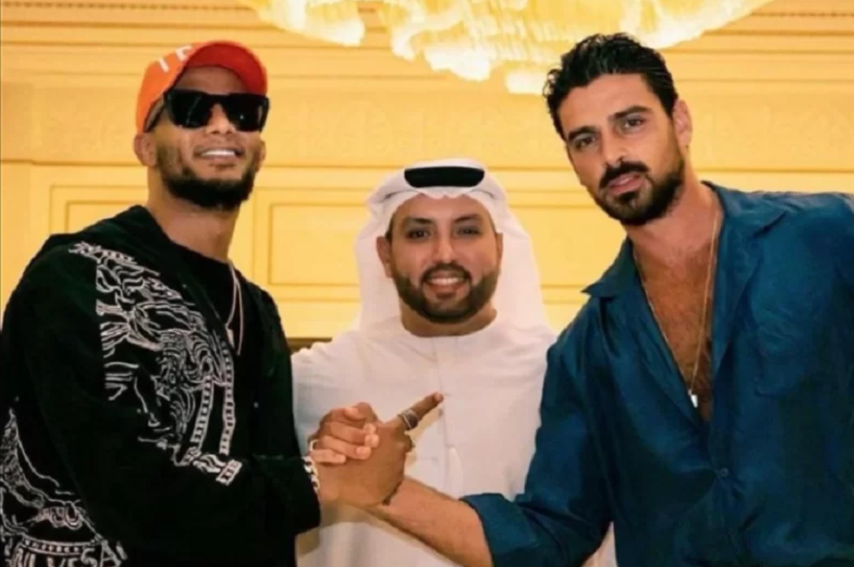 محمد رمضان رفقة ميشيل موروني وآخر