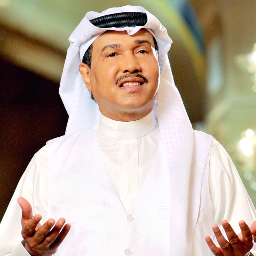 على كرسي ويده ترتعش!! ظهور صادم لـ محمد عبده خلال حفله بموسم الرياض!! ماذا حدث له؟!