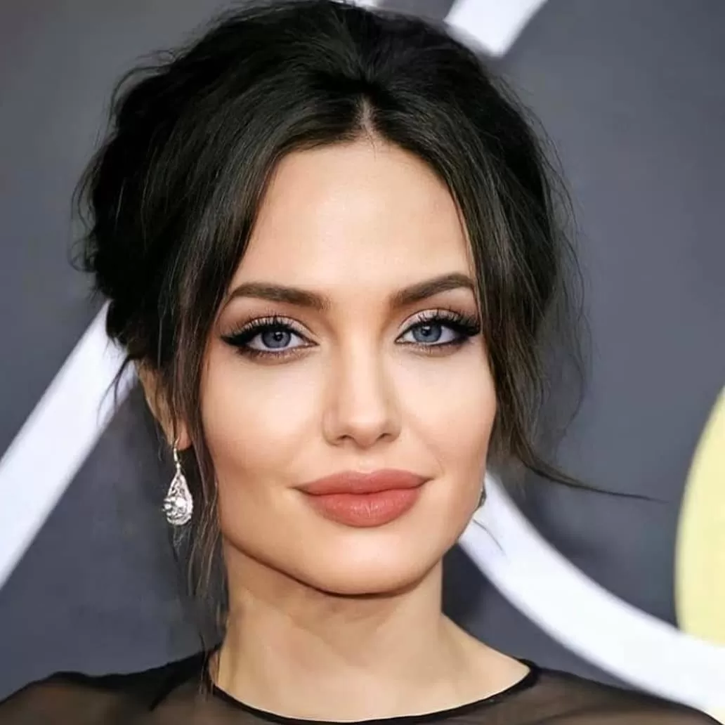 تعرف على أشهر فنان عربي يخطف قلب أجمل نساء الكون (أنجلينا جولي) وسط ذهول الجماهير.. لن تصدقوا من هو !!