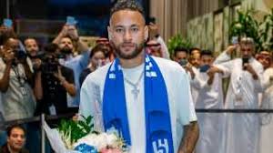 شاهد بالصور التي أثارت ضجة كبيرة لظهور  والدة نيمار وهي ترتدي النقاب وعشيقته التي نافست جورجينا في السعودية 